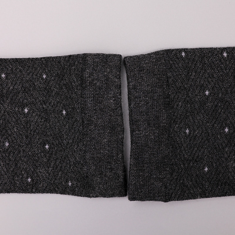 Amóinia fillte níolón síoda sníofa bog, ponc beag dofheicthe i gcruth diamaint jacquard stocaí fir tiubh geimhridh lámh-fuaite WSD2851